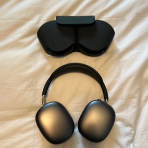 Airpod Max Headphones with original cover and extra carrying case- space grey